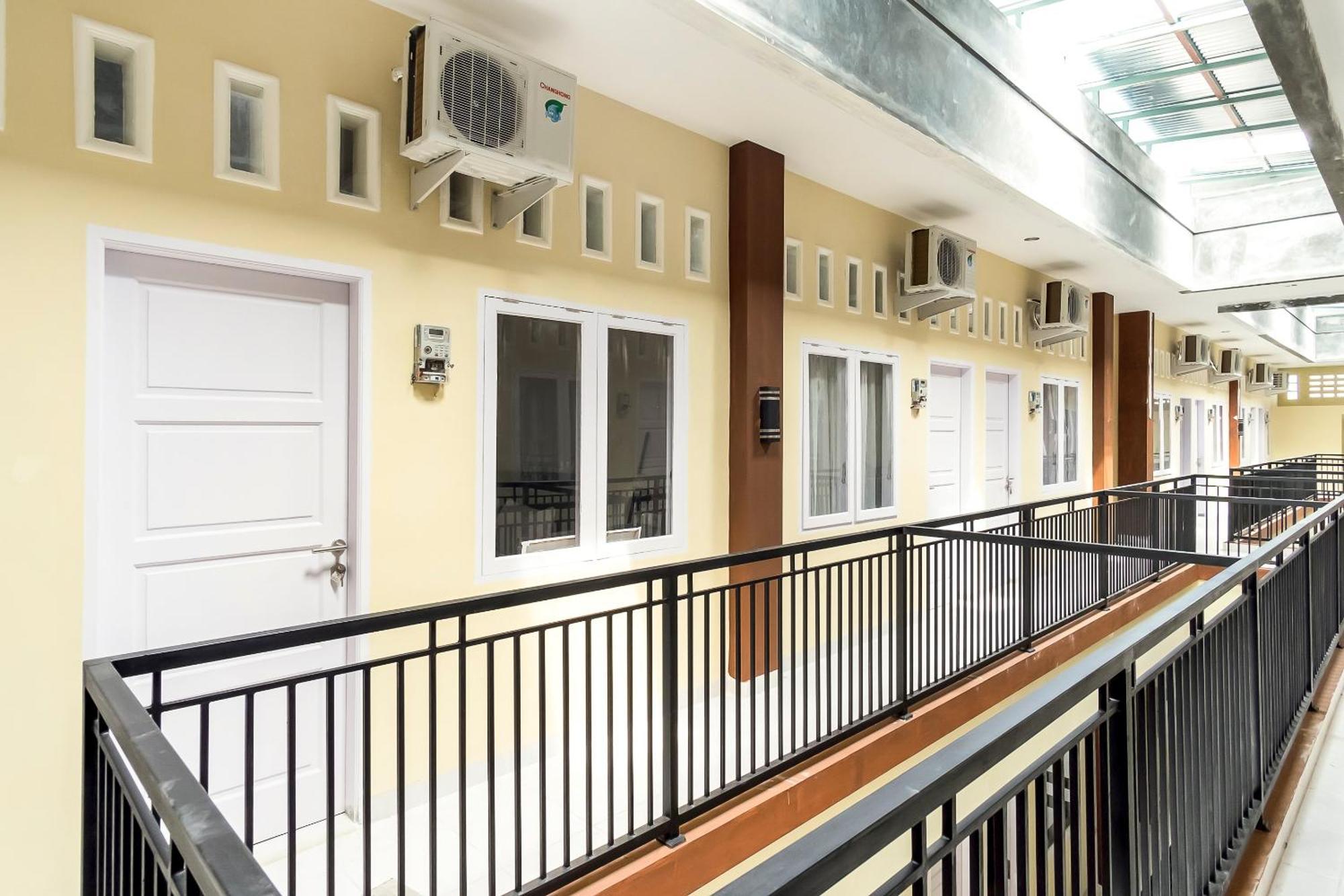 Super Oyo Capital O 873 Kamani Homestay Syariah Medan Kültér fotó